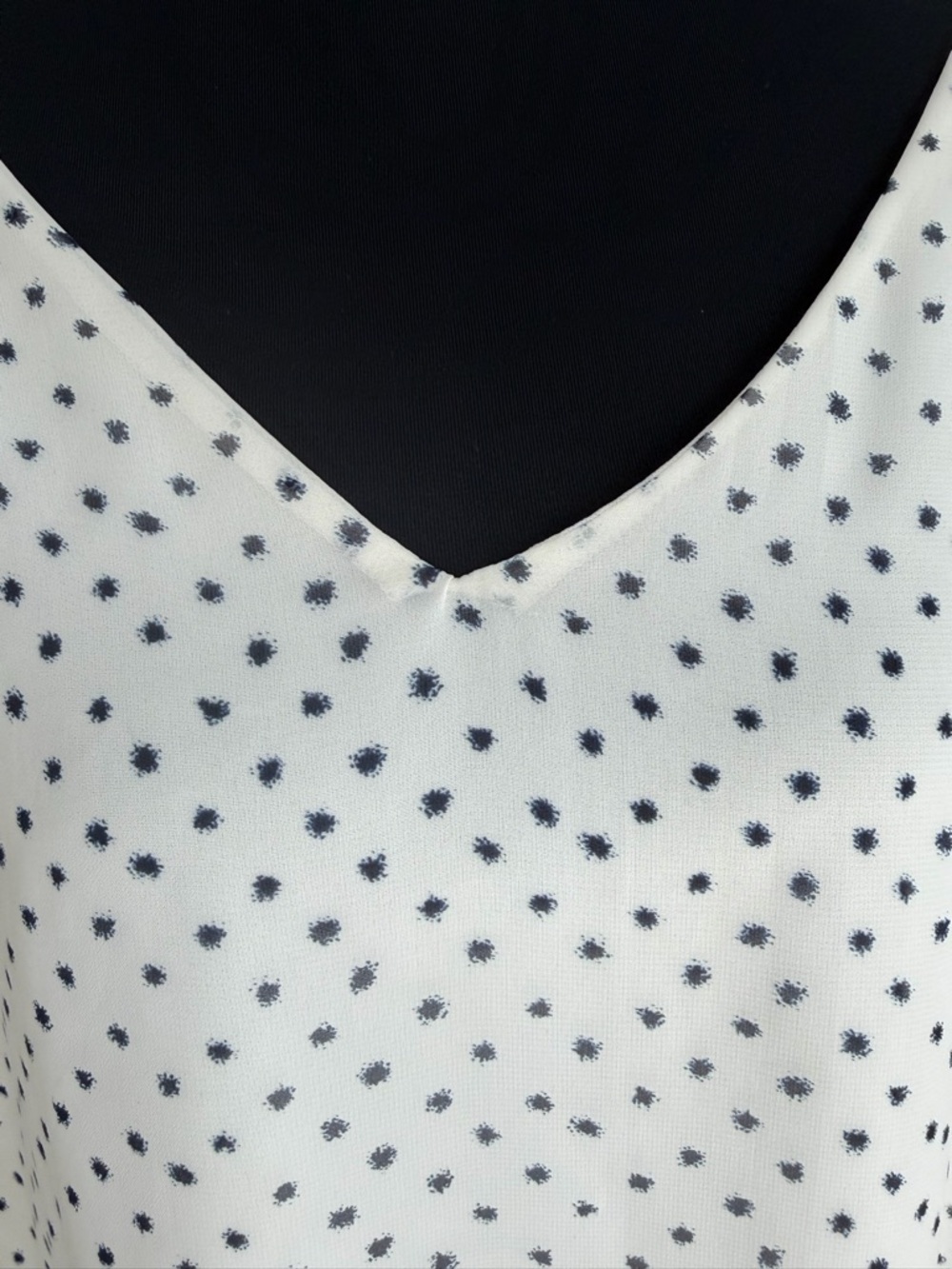 Le Lis Cream Women’s 3/4 Sleeve Relaxed, Flowy Cream Blouse with Blue Print, XL - Picture 4 of 12